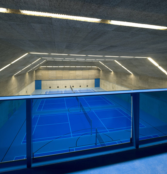 M+V merlini & ventura architectes-La Veyre et l'endroit du tennis