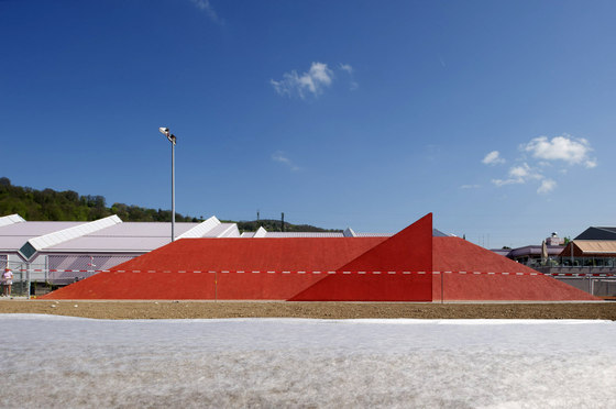 M+V merlini & ventura architectes-La Veyre et l'endroit du tennis