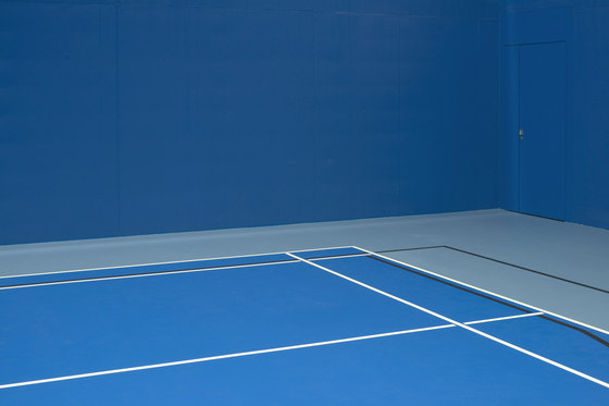 M+V merlini & ventura architectes-La Veyre et l'endroit du tennis