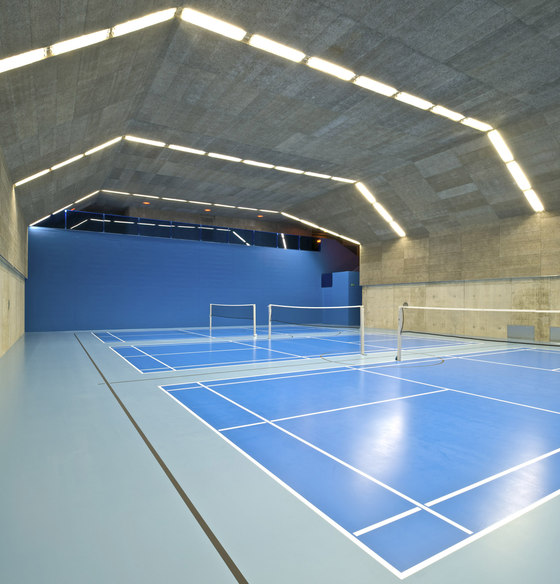 M+V merlini & ventura architectes-La Veyre et l'endroit du tennis