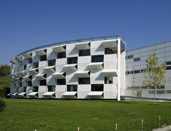 Ernst Giselbrecht + Partner Architektur ZT GmbH-Dynamic facade (Kiefer technic showroom)