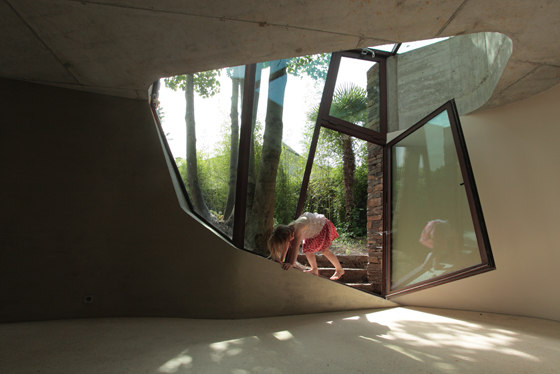 -Maison L