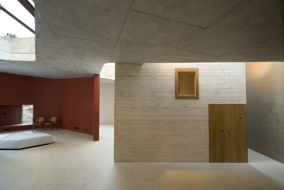 -Maison L