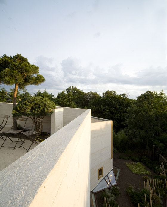 -Maison L
