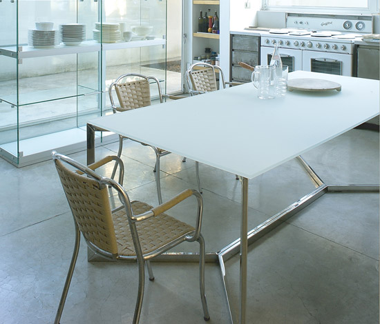 decoration ideas Luxury modern dining room ideas Modern-luxury-dining-room-home-interior-design-idea-with-modern-elegant-chairs-design-and-with-modern-decoration.