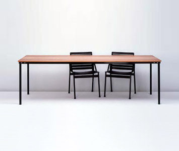 Tisch 3 Lehni