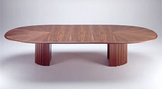 Oval-Tisch Röthlisberger