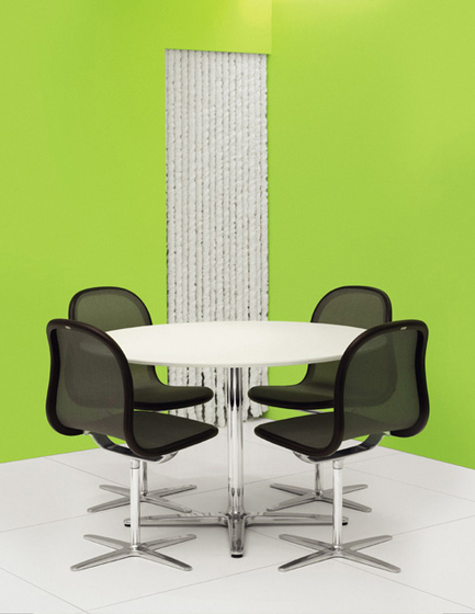 A 660/661 The Loop Chair Thonet