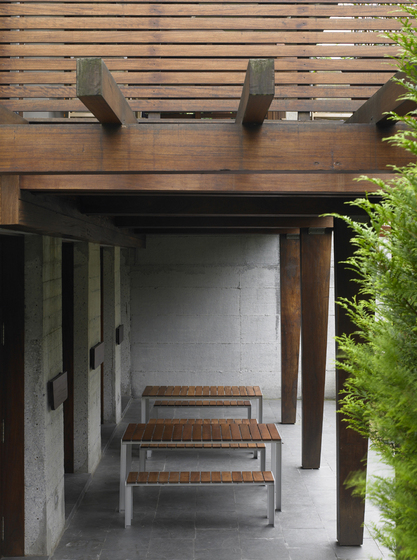 Deneb Teak STUA