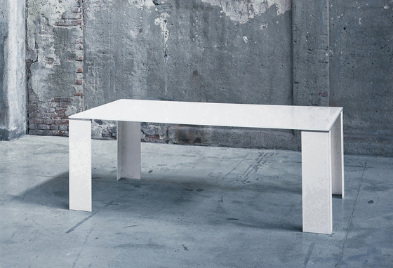 Surface tavoli Glas Italia