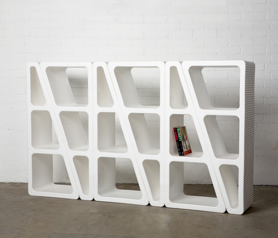 Make/Shift shelving MOVISI