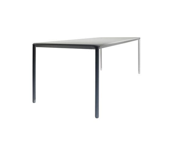 CC Table Itoki Design