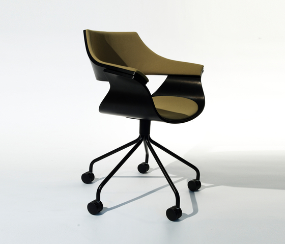 DP Chair Itoki Design