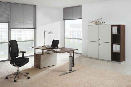 Canvaro desking programme Assmann Büromöbel