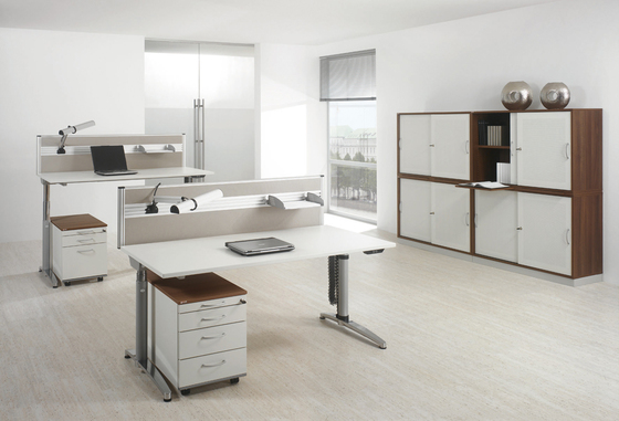 Canvaro desking programme Assmann Büromöbel