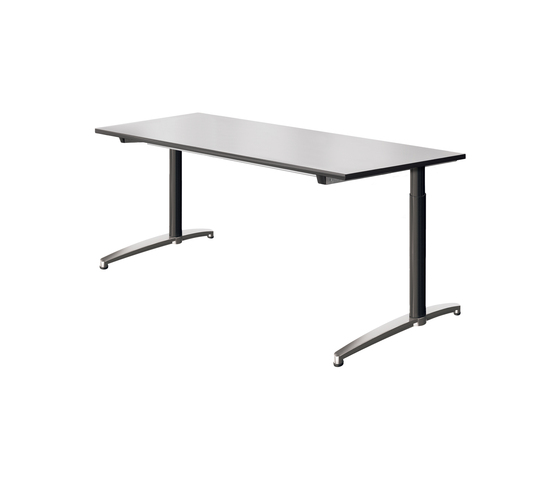 Canvaro desking programme Assmann Büromöbel