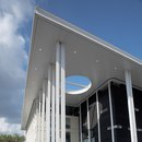 Hunter Douglas Exterior Wide Panel Metal Ceiling Façades / Systèmes de revêtement