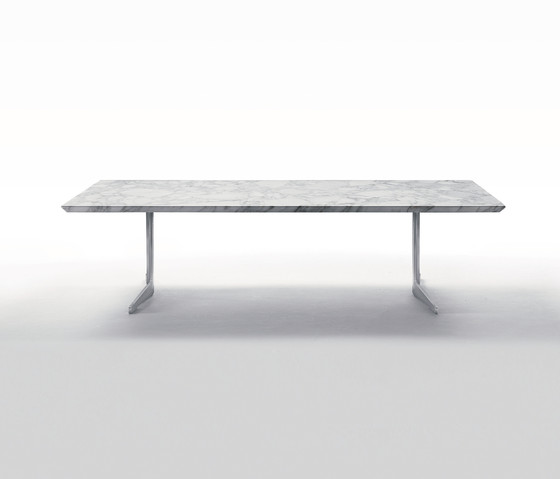 Fly dining table Flexform