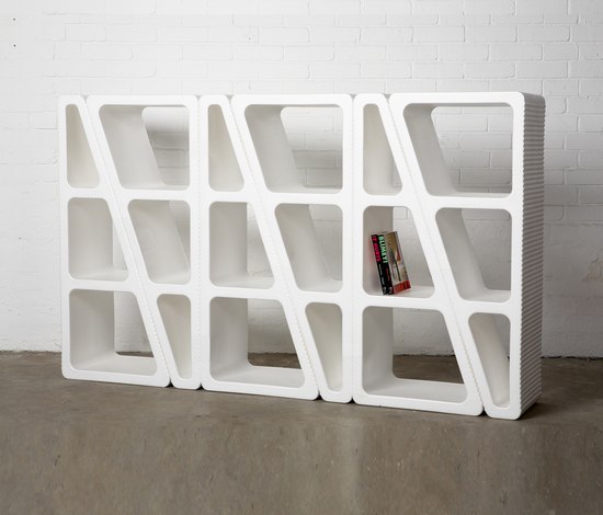 Make/Shift shelving MOVISI