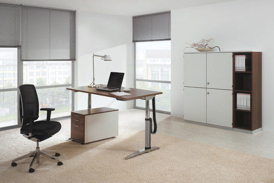 Canvaro desking programme Assmann Büromöbel