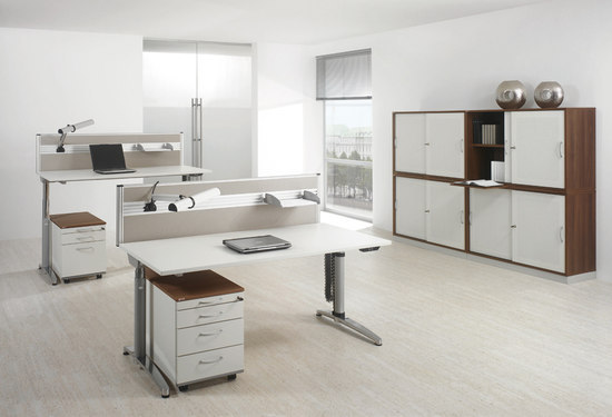 Canvaro desking programme Assmann Büromöbel
