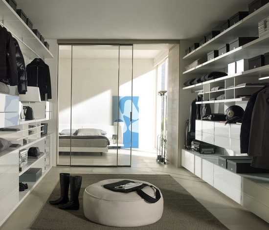 Cargo walk-in wardrobe FEG