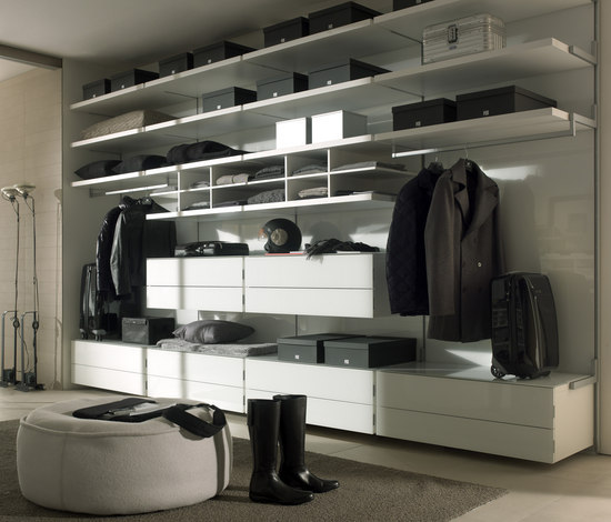 Cargo walk-in wardrobe FEG