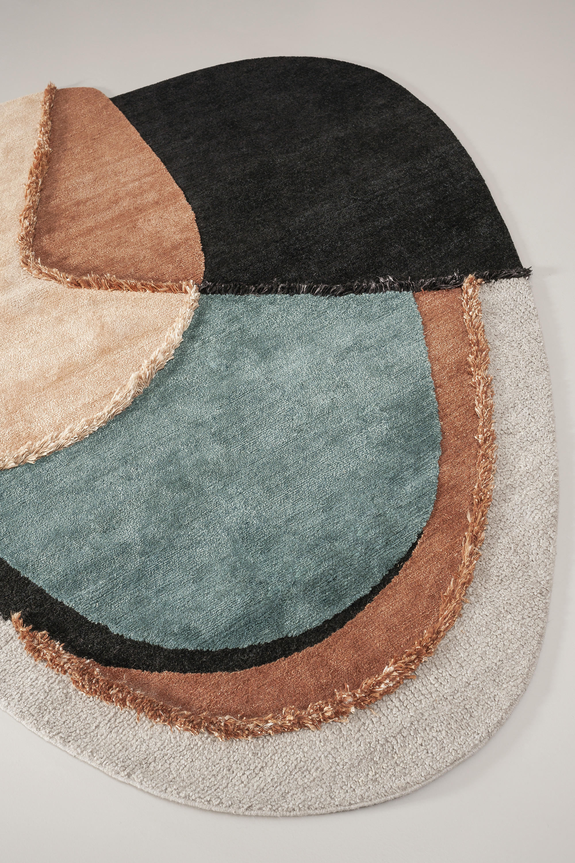 Himani Carpet Rugs From Baxter Architonic