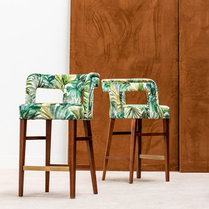 BARSTOOLS & BENCHES