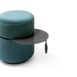 POUFS AND BENCHES