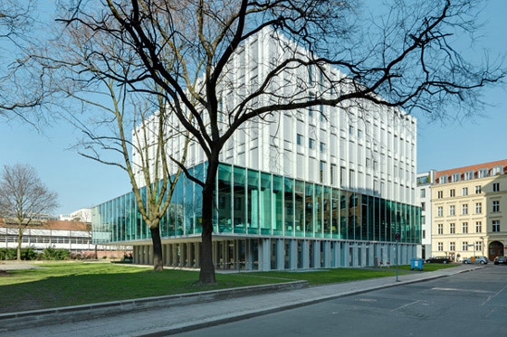 Heinrich-Böll-Foundation | Immeubles de bureaux | E2A Architekten