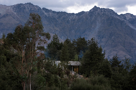 Mountain Retreat by Fearon Hay Architects | Detached houses