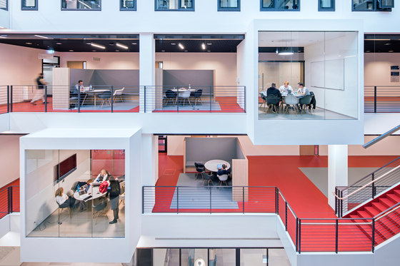 Frankfurt School of Finance and Management de Henning Larsen Architects | Escuelas