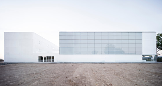 Multi-sport Pavilion And Classroom Complex | Sports facilities | Alberto Campo Baeza