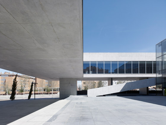 Espacio Miguel Delibes by RAFAEL DE LA-HOZ Arquitectos | Universities