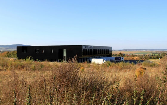 Logistikzentrum Partyrent by Jarosch Architektur | Industrial buildings
