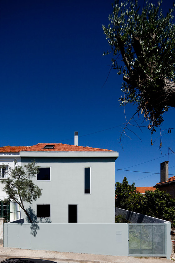House in Ajuda by Extrastudio | Semi-detached houses