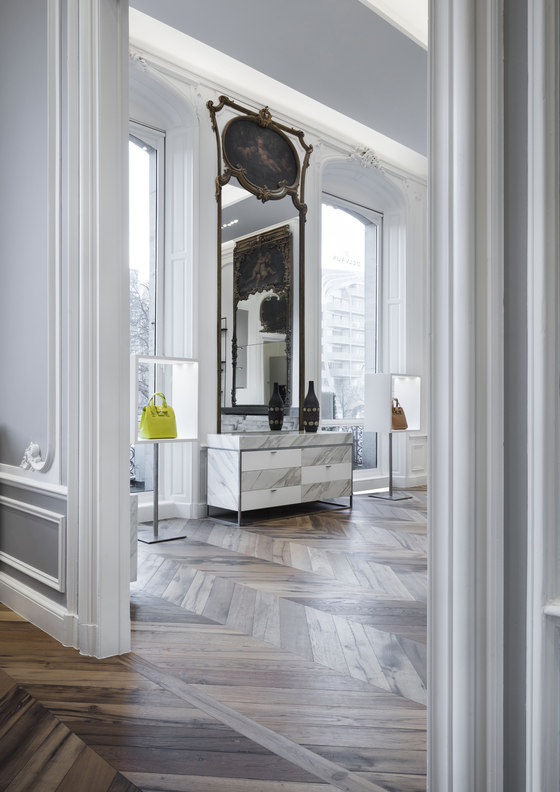 Delvaux Le 27 by Vudafieri-Saverino Partners | Shop interiors