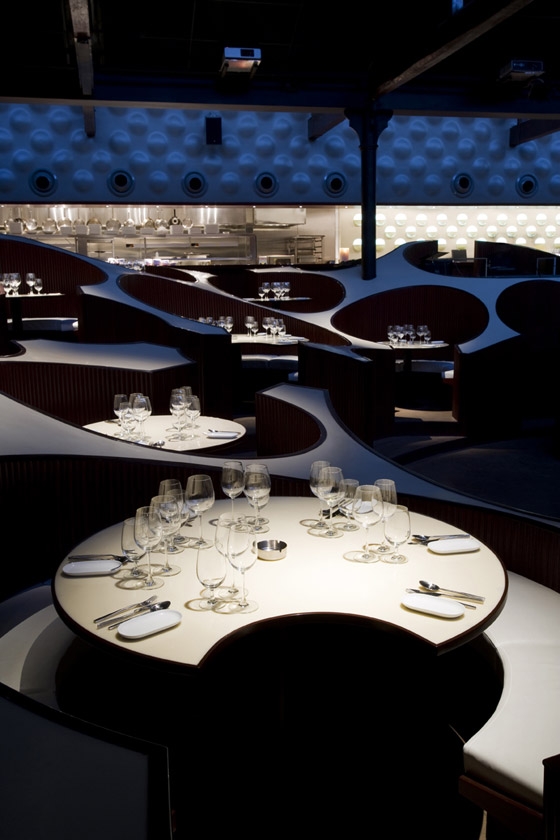 Blue Frog by AWA Architectural Lighting Designers | Restaurant interiors