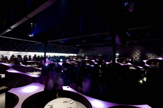 Blue Frog by AWA Architectural Lighting Designers | Restaurant interiors