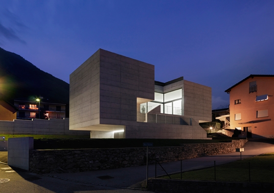 House in Lumino | Case unifamiliari | Davide Macullo Architects
