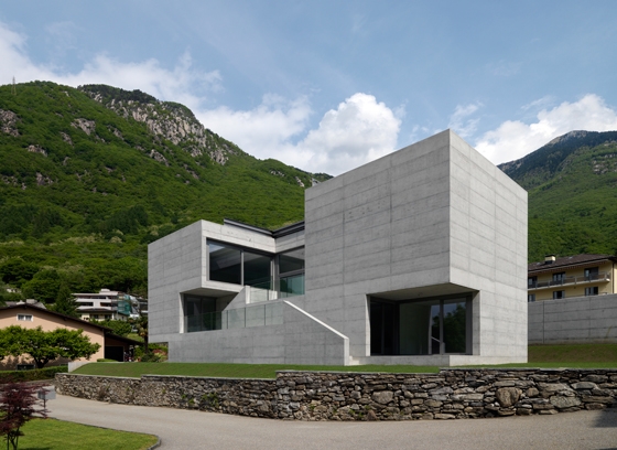 House in Lumino | Case unifamiliari | Davide Macullo Architects