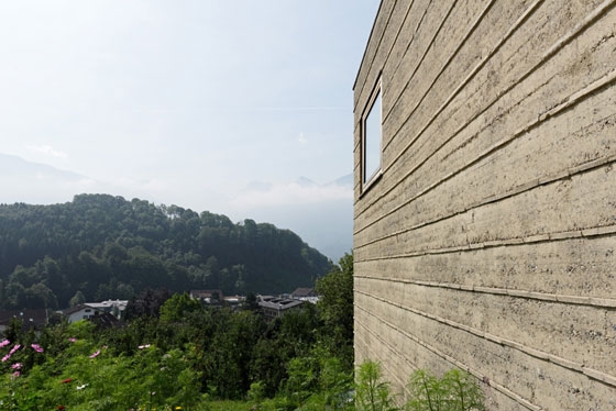 Rammed earth house, Rauch family home by Boltshauser Architekten | Detached houses