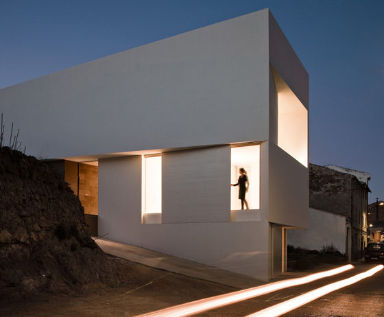 House on Mountainside | Einfamilienhäuser | Fran Silvestre Arquitectos