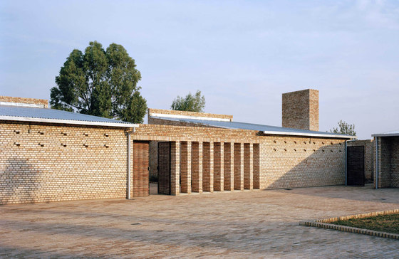 Education Center Nyanza de Dominikus Stark Architekten | Escuelas