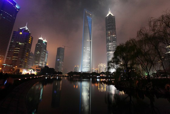 Shanghai World Financial Center de Motoko Ishii Lighting Design | Bâtiments administratifs