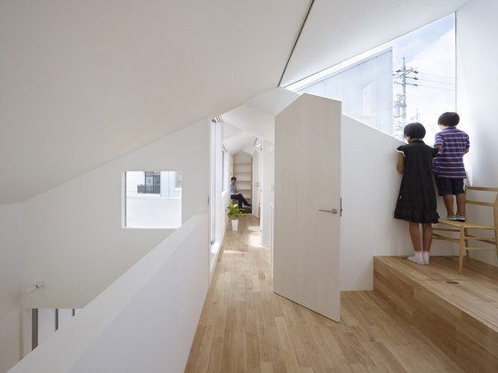 Complex House | Casas Unifamiliares | Tomohiro Hata Architect and Associates