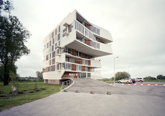The River - Jõekaare Residential Tower von Atelier Thomas Pucher | Mehrfamilienhäuser