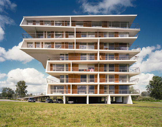 The River - Jõekaare Residential Tower von Atelier Thomas Pucher | Mehrfamilienhäuser