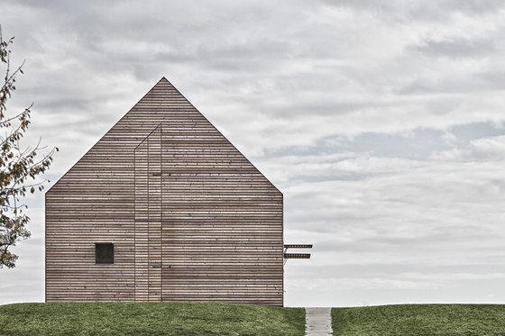Summer House in Southern Burgenland by Judith Benzer Architektur | Detached houses